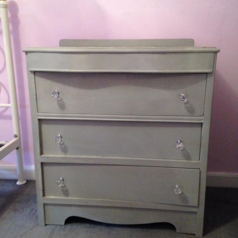 Shabby chic chest of drawers