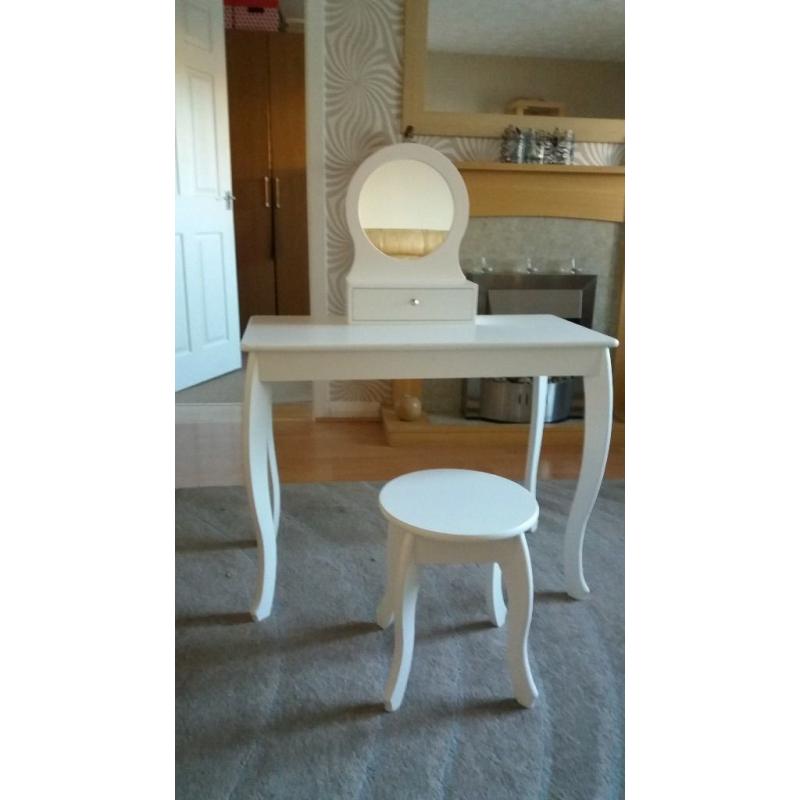 girls dressing table, stool & mirror with drawer