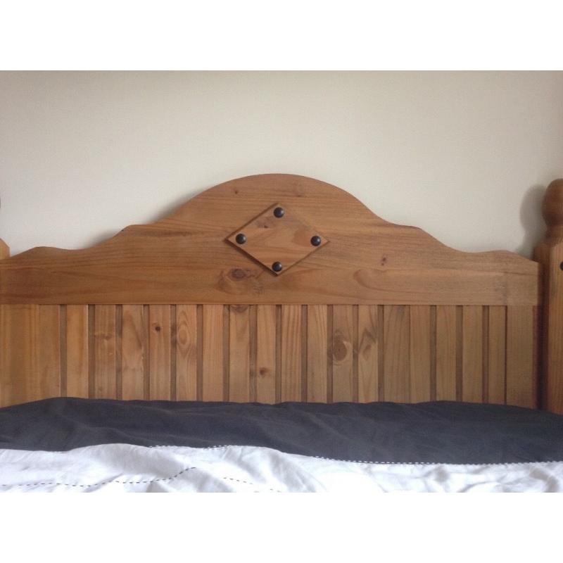 Mexican pine Double bed in excellent condition