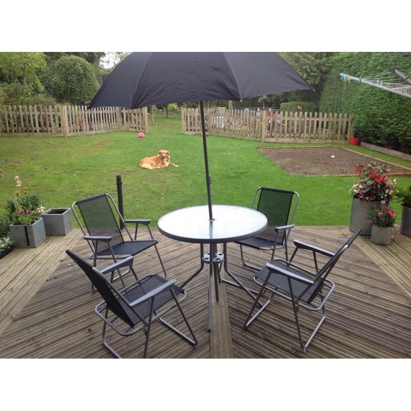 NEW 4 seater patio set with umbrella, table, 4 chairs