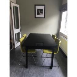 Beautiful black glass dining table 4/6/8 seater table, extendable comes with 4 leather chairs