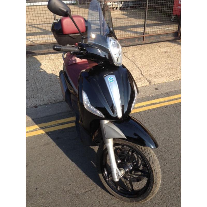 2013 Piaggio Beverly ST 350 Sport Touring in Black great condition + Few Extras