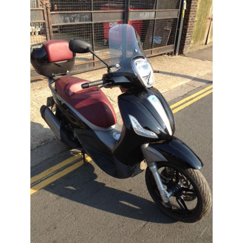 2013 Piaggio Beverly ST 350 Sport Touring in Black great condition + Few Extras