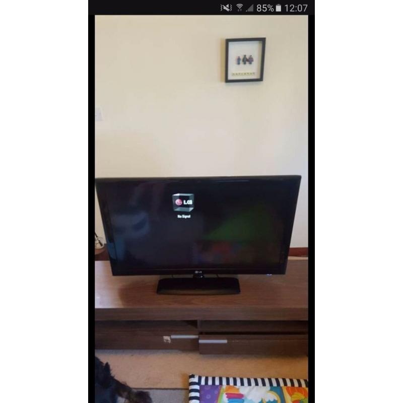 42" LG LCD TV