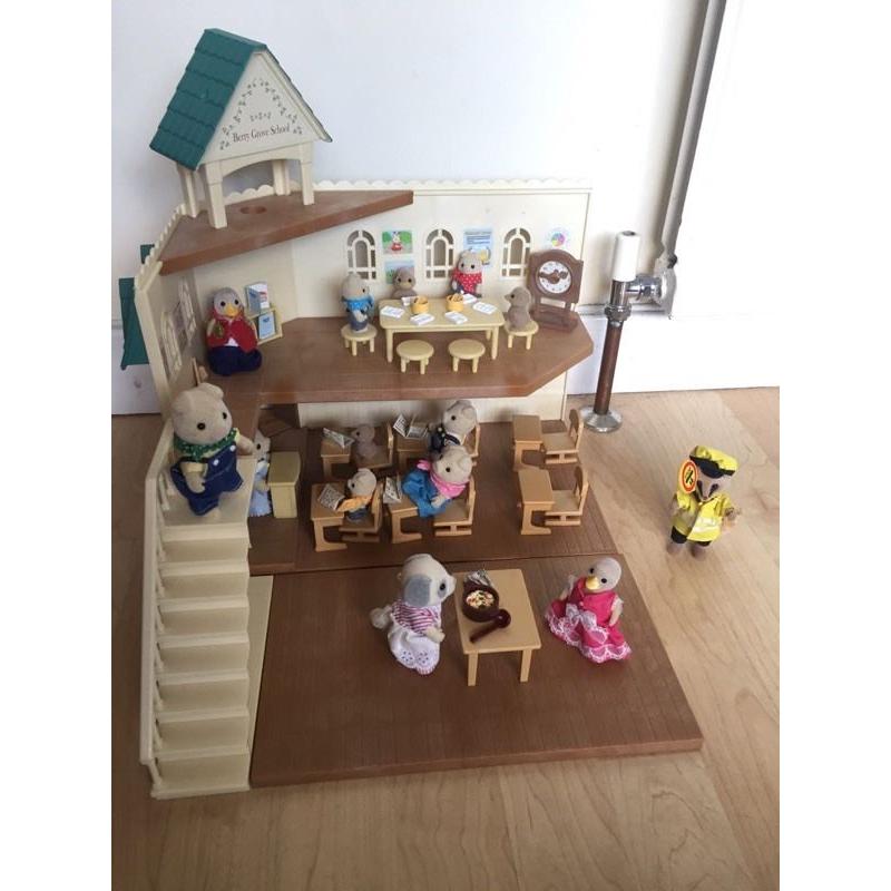 Sylvanian Families School and characters set