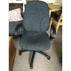 OFFICE CHAIR. ERGONOMIC. NEW