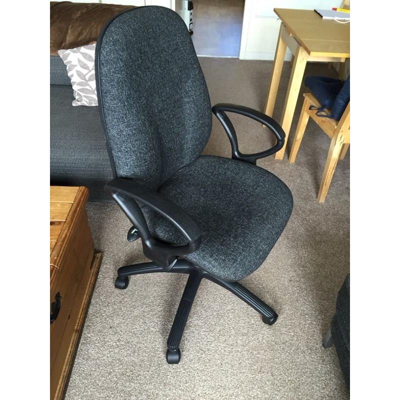 OFFICE CHAIR. ERGONOMIC. NEW