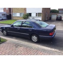 Mercedes Benz e230 automatic transmission 1997 facelift model 4 door saloon mot December taxed