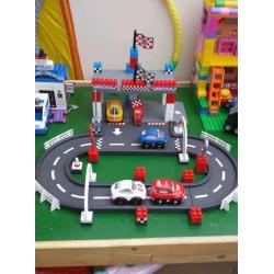 ABrick racing car set