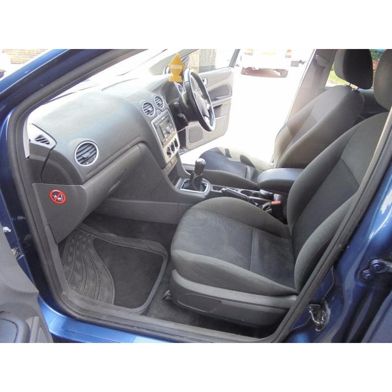 Ford Focus 1.6 Zetec Climate 5 door 2005 (55)