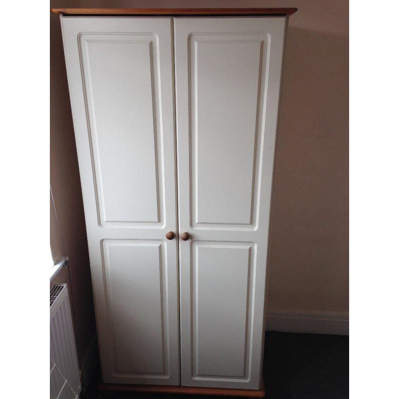 Small wardrobe in good condition