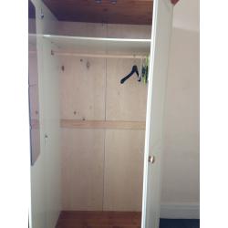 Small wardrobe in good condition