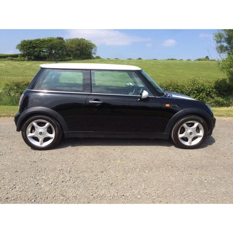 Mini Cooper. Long Mot. Low Miles.