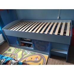 Cabin bed, two tone blue