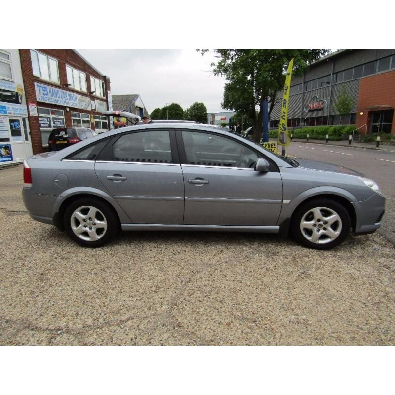 Vauxhall Vectra 1.8 i VVT Exclusiv 5dr VERY LOW MILEAGE 35000 ONLY