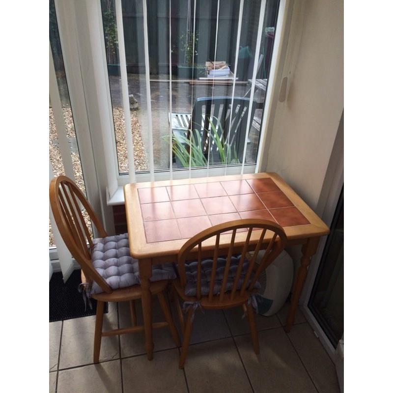 Kitchen table and 2 chairs