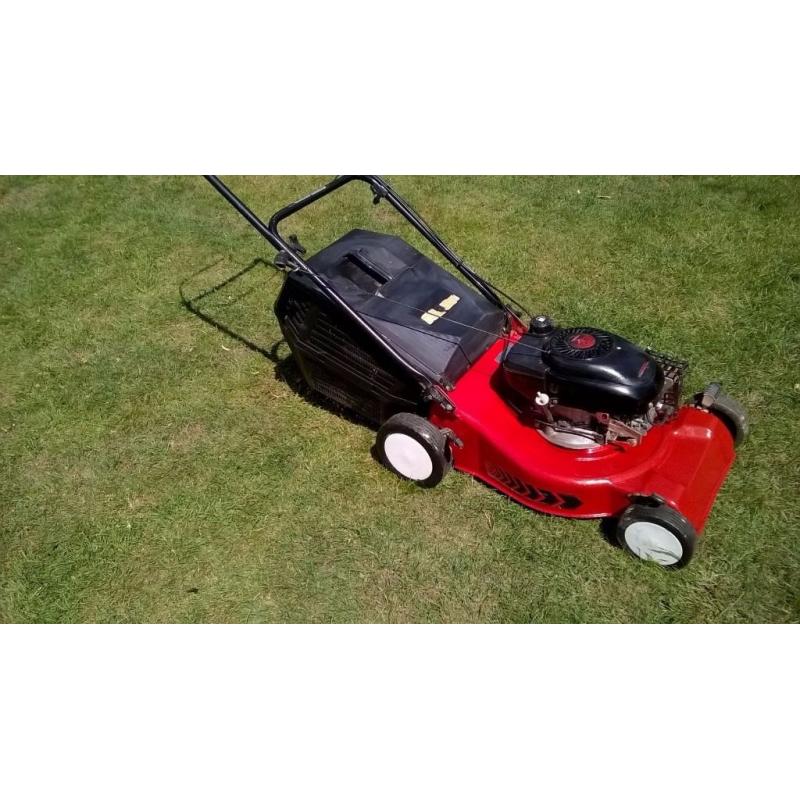 petrol lawnmower self propelled