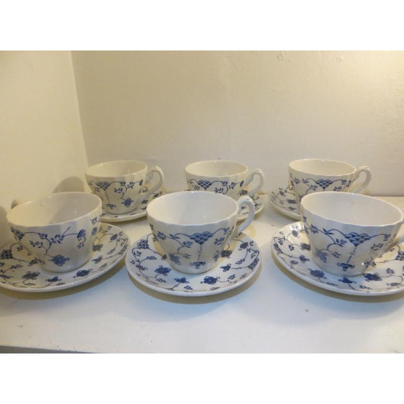 6 Blue and White Ceramic Tea Cups and Saucers Churchill