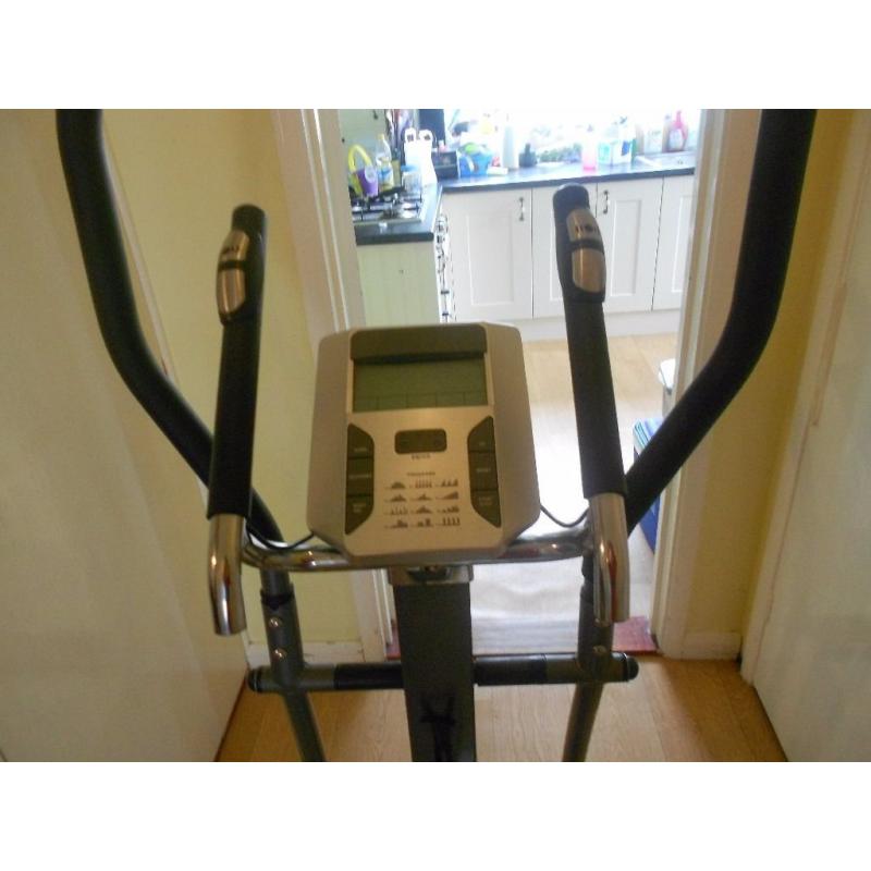 Tesco Cross trainer