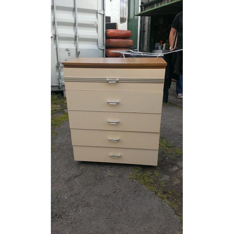 Cream fronted Chest of Drawers. Good condition,