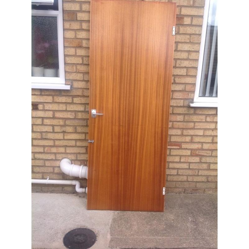 Internal flush wooden door