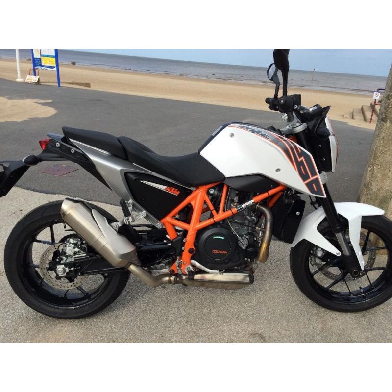 KTM Duke 690, 2015, 2000 miles, recent service, one owner, excellent condition