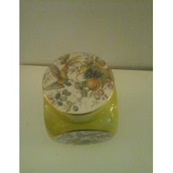 Carltonware decorstive ginger jar birds flowers