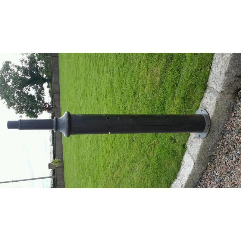 Aluminium lamp post base