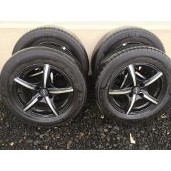 Set of 4 fox rims complete with 195/65/15 Michelin tyres