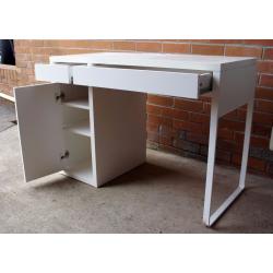 White IKEA Children's desk in very good condition