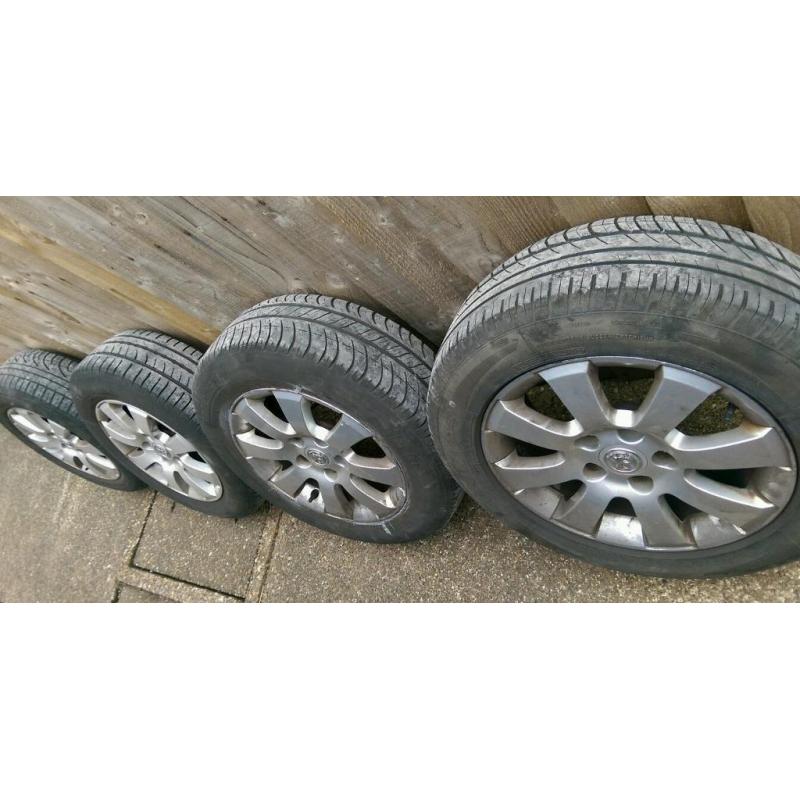 Vauxhall Astra alloy wheels and tyres 195 65 15