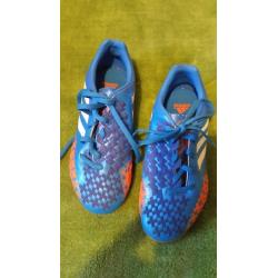 Football trainers size13,5