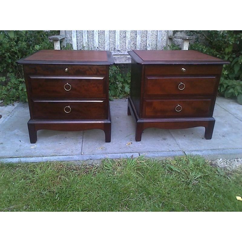 Pair of Stag Minstrel 2 Drawer Mahogany Bedside Cabinets with Pull-out Slide