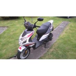 FOR SALE, 14 PLATE SINNIS HARRIER 125CC SPORT SCOOTER