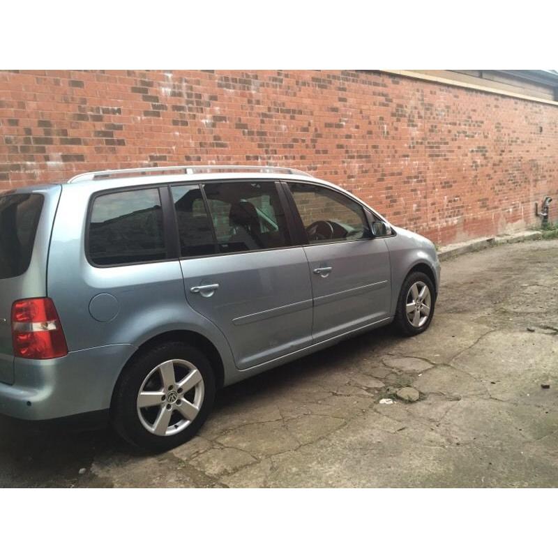 VW TOURAN AUTOMATIC DSG SPORT