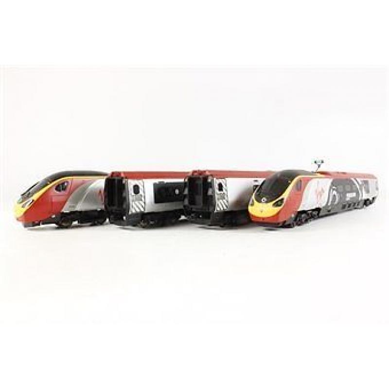 Hornby R1155Trainpack 4 car Pendolino train WITH track unboxed