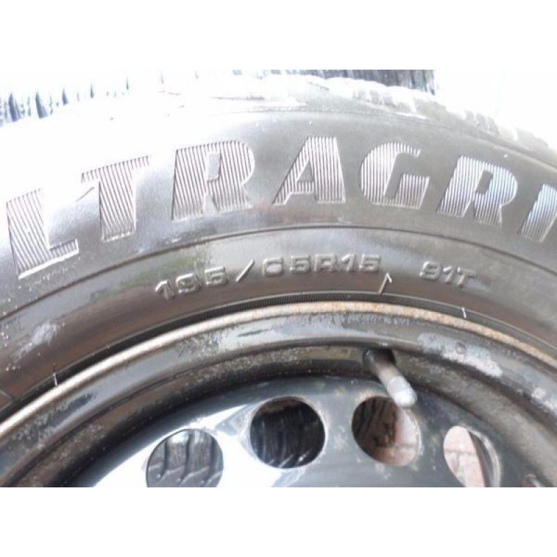 Goodyear Ultragrip 8 winter tyres with wheels 195/65R15