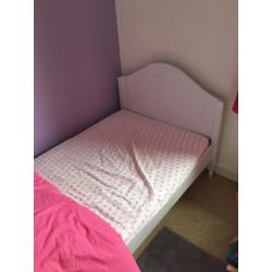 Single white wooden bed incl. mattress