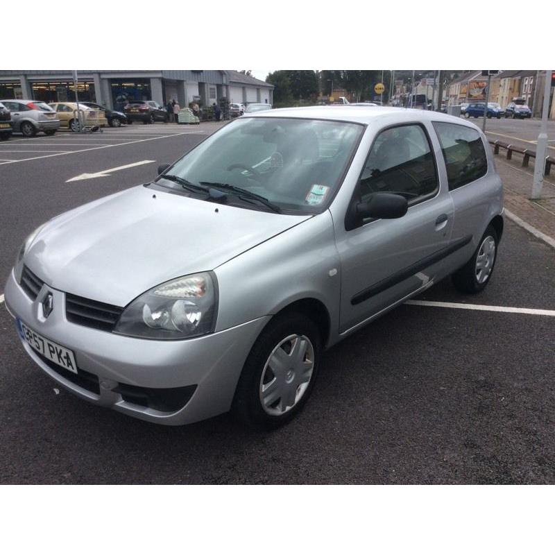 2007 Renault Clio 1.2 campus-65,000 miles-December 16 mot-great value-ideal first car