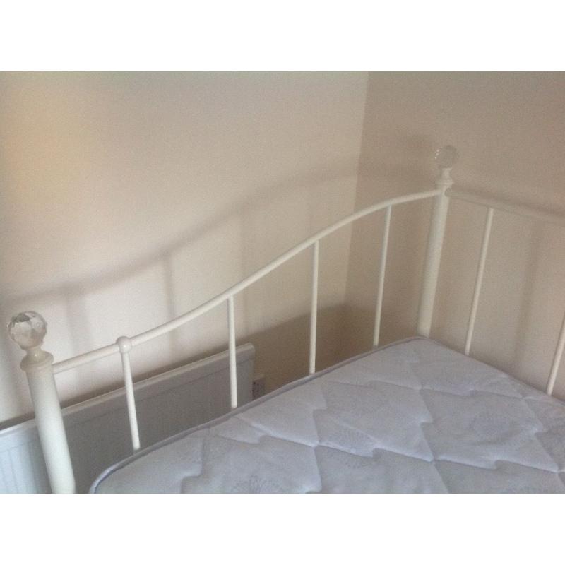 Day Bed for sale (never used)