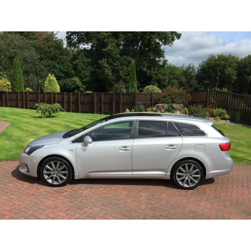 Toyota Avensis 2.2D-CAT 150 T Spirit Estate 5d 2231cc auto