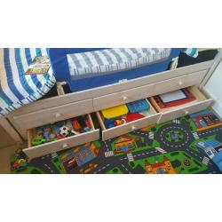 Frankie cabin and trundle bed with 3 pull out drawers