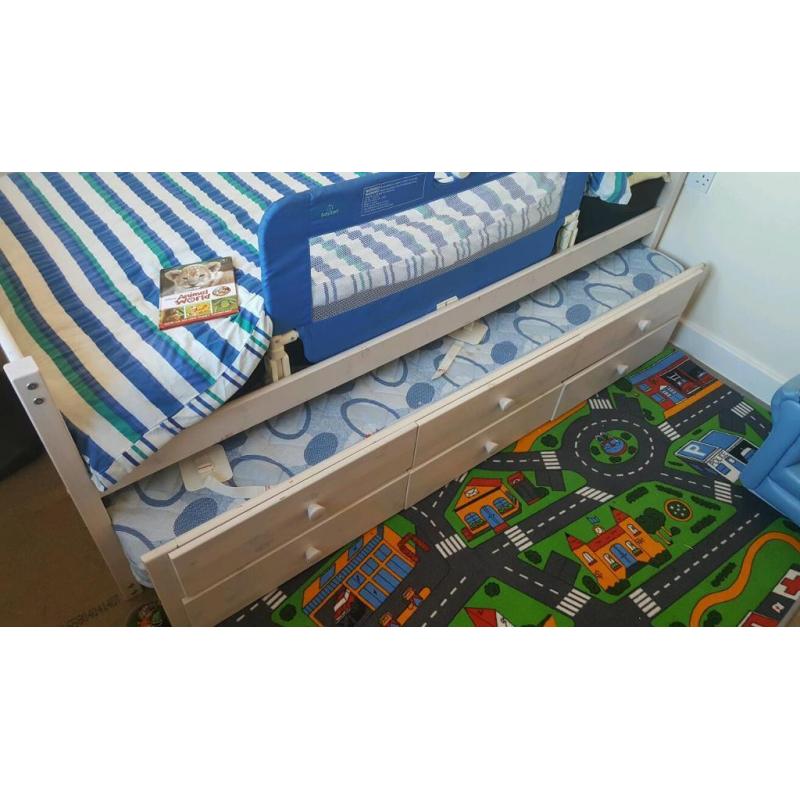 Frankie cabin and trundle bed with 3 pull out drawers