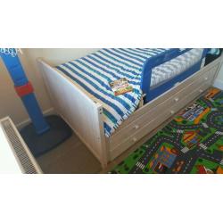 Frankie cabin and trundle bed with 3 pull out drawers