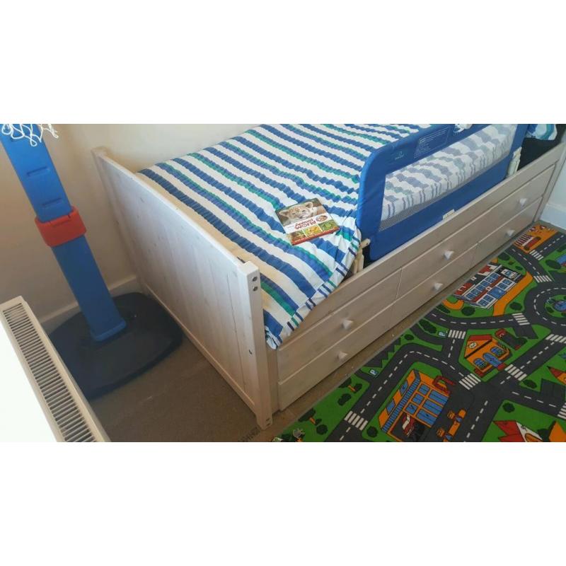 Frankie cabin and trundle bed with 3 pull out drawers