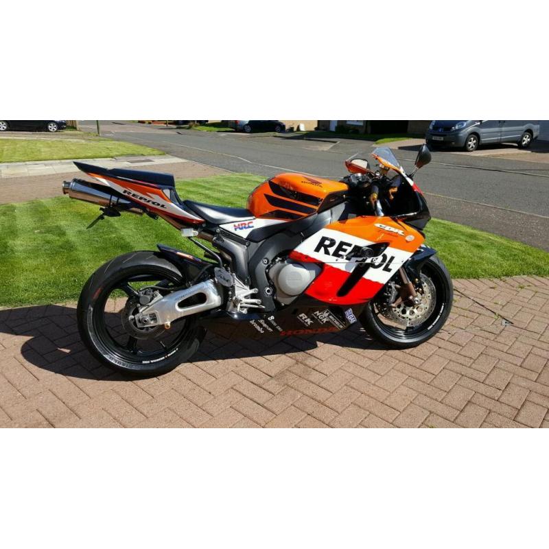 Cbr1000rr Repsol (not r1,gsxr,zx10r)