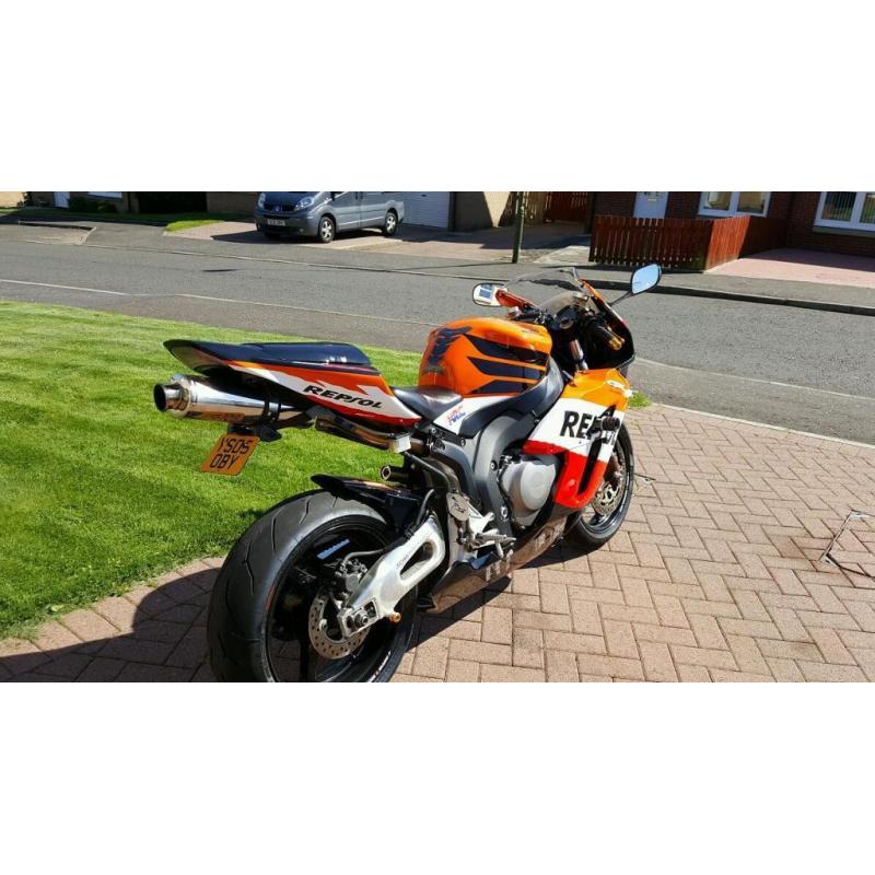 Cbr1000rr Repsol (not r1,gsxr,zx10r)