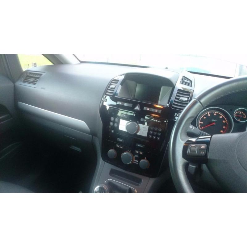 Vauxhall Zafira 1.8 Elite 2008 need repair (VERY GOOD CONDITION)