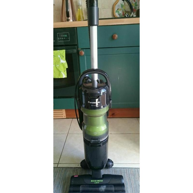 Panasonic For sale: Panasonic MC-UL712 Eco-flex light vacuum cleaner