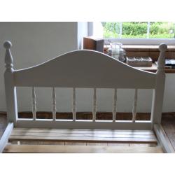 Pretty White Single Pine Bed